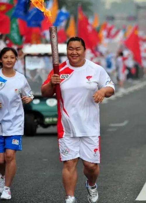 中国举重冠军女子唐功红_女子举重运动员唐功红_女子举重冠军唐功红是谁